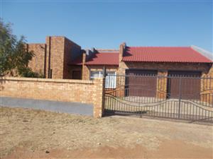 House For Sale in Mngadi