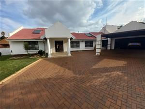 House For Sale in Sunward Park