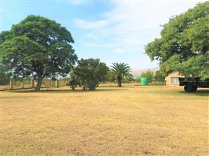 Small Holding For Sale in Kameeldrift West