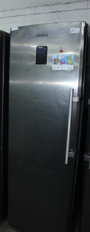 SILVER SAMSUNG RZ80EEIS UPRIGHT FREEZER (S067791G)