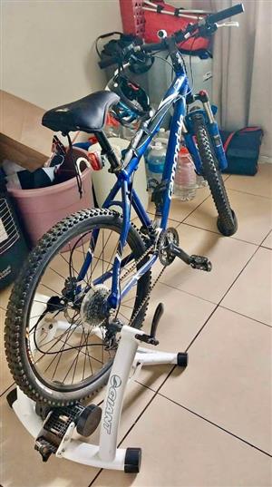 Cannondale F7 mountain bike & Giant static