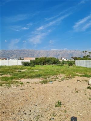 Vacant Land Residential For Sale in Gustrouw