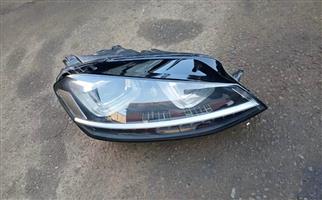 GOLF 7R RIGHT HEADLIGHT