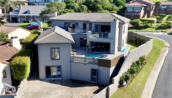 House For Sale in Outeniqua Strand