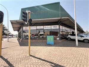 Corner Building to Rent at busy Intersection