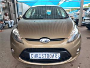 2012 model Ford Fiesta Trend hatchback manual Transmission petrol 1.6 engine capacity mileage 77000k