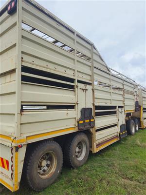 *1995 HENRED BEESWA SUPERLINK CATTLE TRAILER