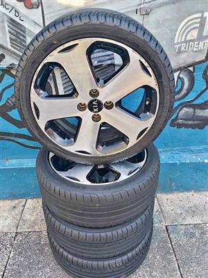 Original 17 inch Kia mags with tyres for sell 