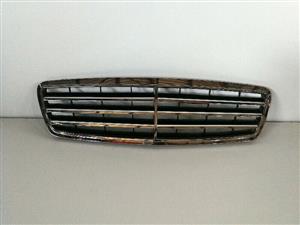 Mercedes Benz W204 (Pre-facelift) Grill 2008-2010
