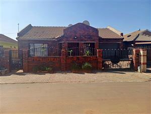 Three bedroom House for sale