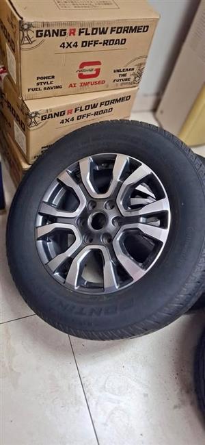 Ford Ranger Wildtrack 18inch mag with used 265/60/18 Continental tyre to use for spare