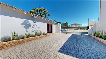 Modern 3-Bedroom Duplex in Secure, Well-Maintained Complex – Overbaakens/Fairview