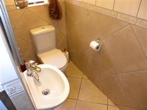 BEAUTIFUL MOVE IN AND STAY DOUBLE STOREY HOUSE IN ROSE ACRES
