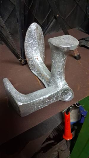 Shoe anvil