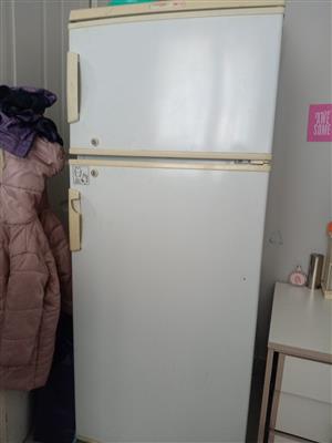 Fridge 245lt