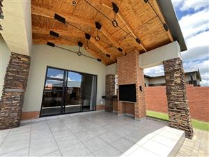 Townhouse For Sale in Silver Lakes
