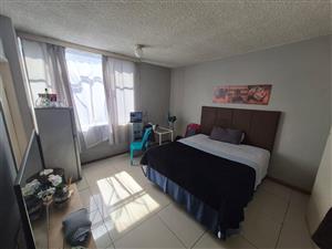 Apartment For Sale in Sunnyside