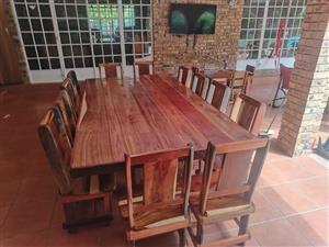 Sleeper eetkamer stel 12 sitplek R12500