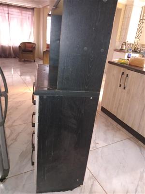 Whatsup me frst kitchen carboards fr sale 
