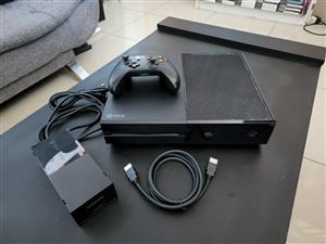 Xbox one 500gb Includes all cables and 1 wirless controller power supply