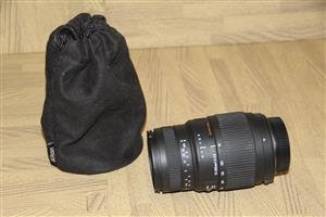 Sigma 70-300mm lens 1:4-5.6 for Nikon SLR cameras