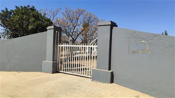 Bachelor apartment for rent in President Park