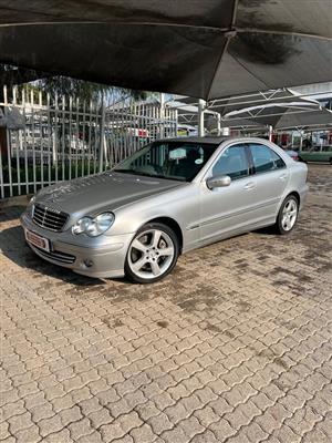2006 Mercedes Benz 320 CDI,with service history upto date,sunroof working perfectly.