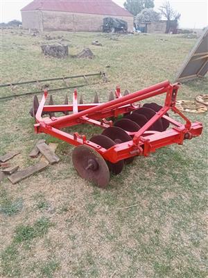 14 disc Soilmaster 3 point offset disc 