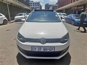 2014 VOLKSWAGEN POLO 6 1.4 COMFORTLINE PANORAMIC ROOF