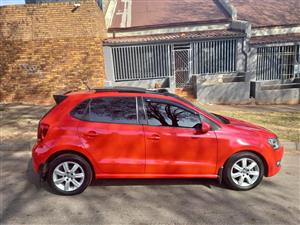 2013 VW POLO 6 HATCHBACK 1.4 ENGINE PETROL, MANUAL SUNROOF, RED COLOR, 68000KM