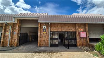 To Let 339m² Mini Warehouse In Silvertondale – Versatile, Power-Packed & Secure