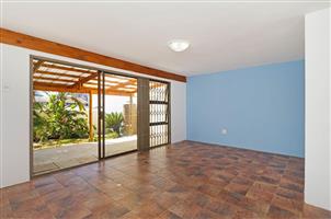 Townhouse For Sale in Zonnebloem