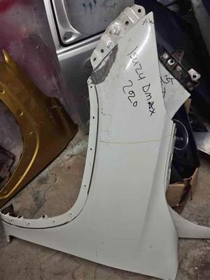 Isuzu Dmax fender 2020
