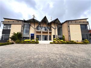 Premium Industrial Warehouse and furnished office,To Let in Randjspark Midrand