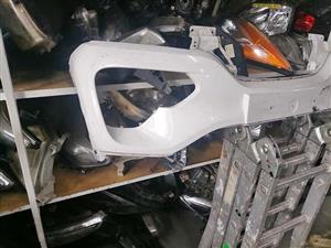 Renault Kwid white bumper