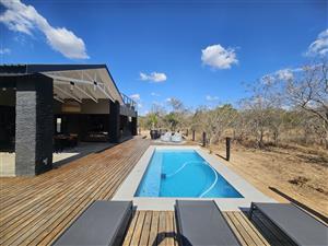 Elegant, furnished modern 3 bedroom home to rent on Moditlo