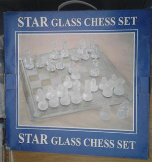Star glass chess set