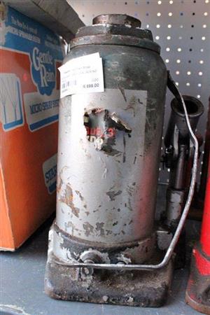 30TON CAR JACK NO HANDLE S066998A