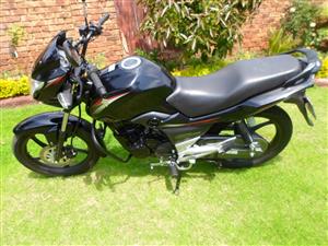 2015 Suzuki GS 150R.