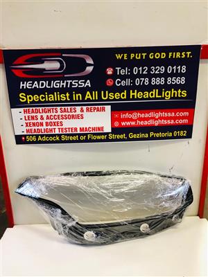 Volvo XC90 right side headlight replacement lens (2015)