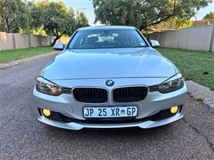 2013 BMW 320i F30 2013