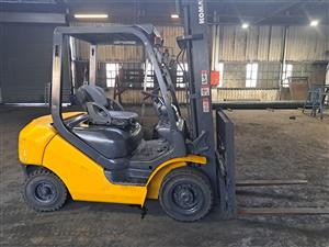 2.5 ton Komatsu forklift 