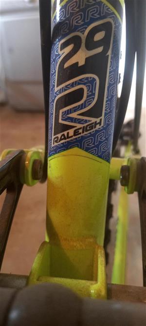 Raleigh best sale canyon frs