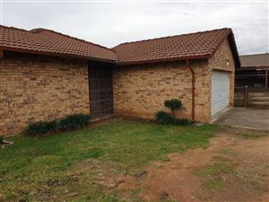 House For Sale in Mondeor