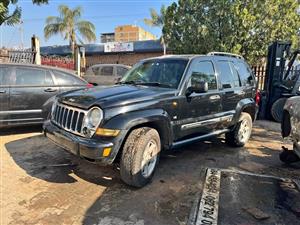 JEEP CHEROKEE 3.7 KJ NOW STRIPPING 