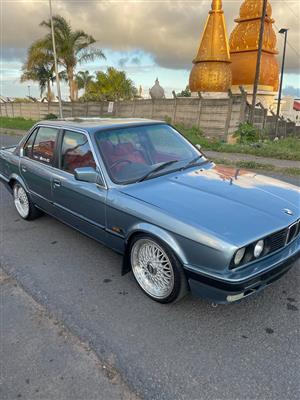 E30 325i BMW 