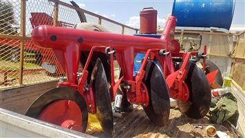 DISC PLOUGH, DISC HARROW AND MAIZE PLANTER