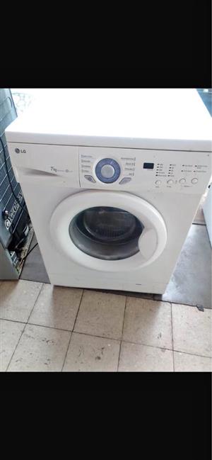 Washing machine R280 Steve Biko road  Gezina  Pretoria  