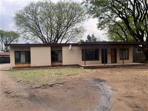 Charming House with 2 spacious Flatlets for Income-Generating Potential