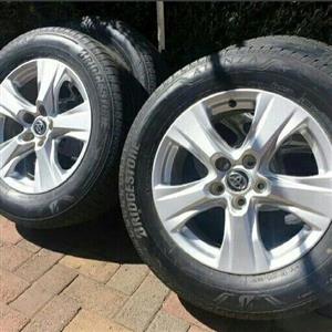 TOYOTA RAV4 17IN MAGS AND TYRES